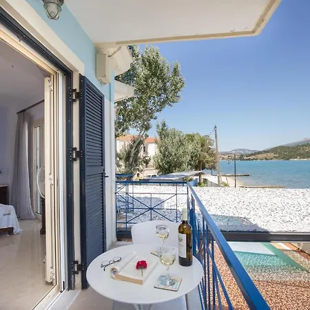 Salty Breeze By Lefkadastay Lygia (Lefkada)